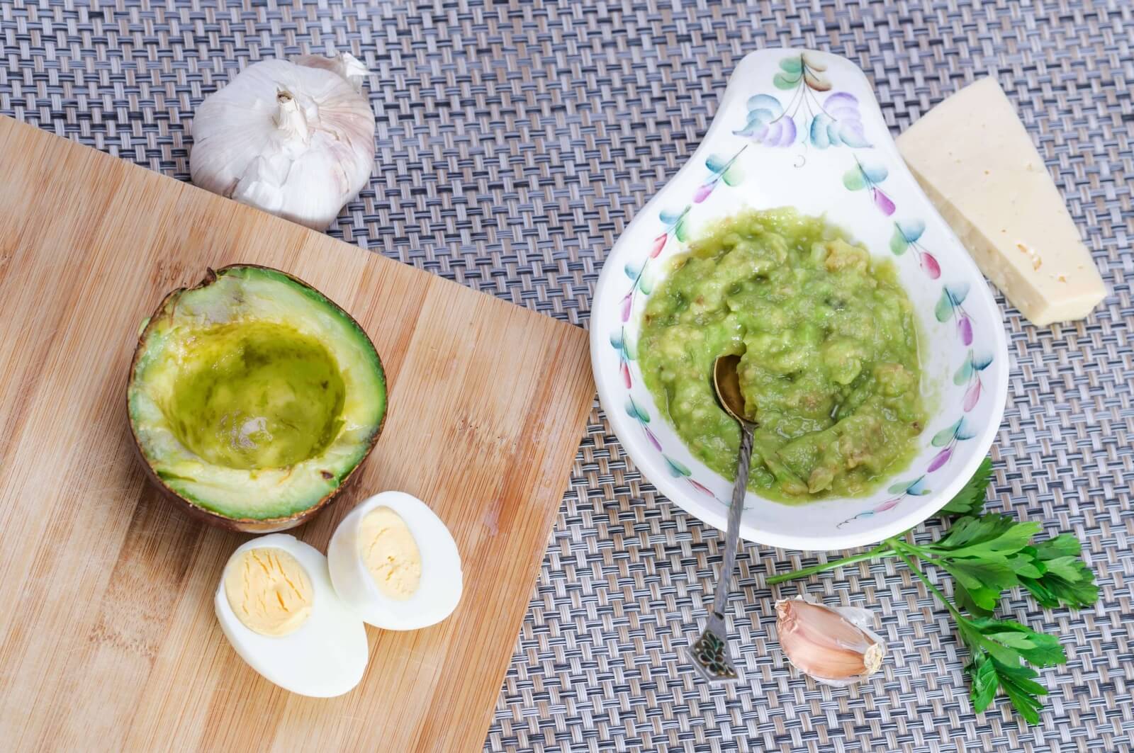 Pasta  jajeczna  z awokado