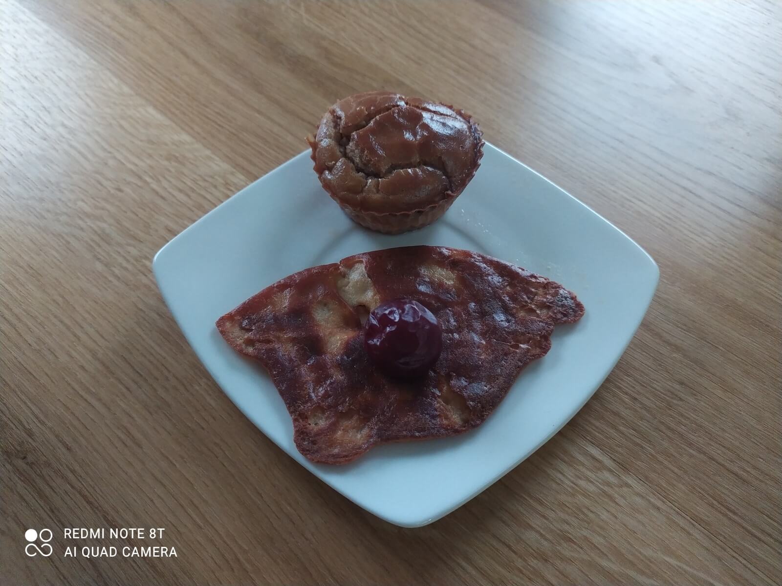 Naleśniki lub babeczki z wiśniami